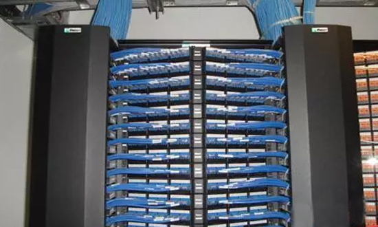 數(shù)據(jù)中心布線系統(tǒng)走線